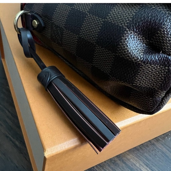 100% Authentic Louis Vuitton Croisette Bag - Picture 6 of 11